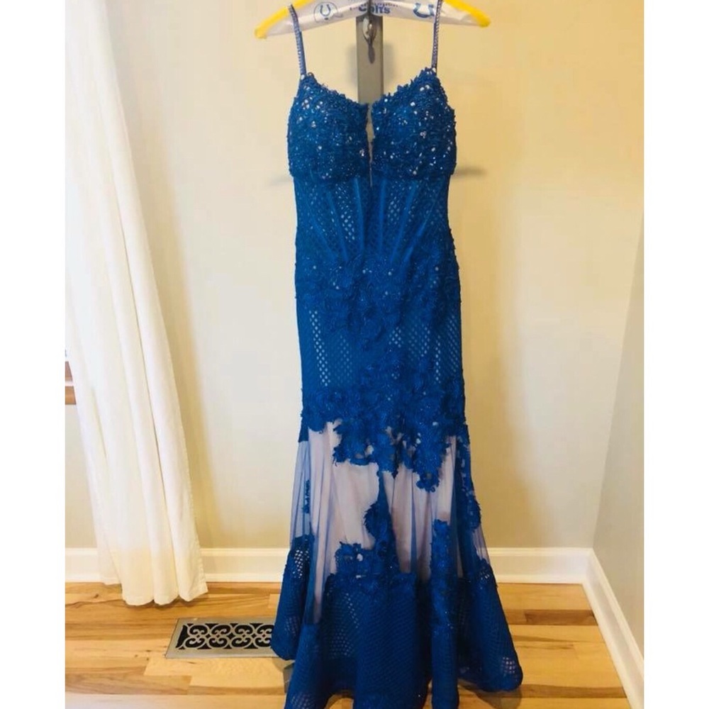 Cobalt blue dress 💙